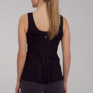 Lululemon RUN Distance Tank Athletic Top Pleated Back Stretch Media Pocket Sz 6